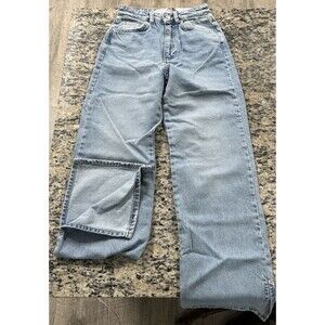 NWT Stradivarius Women's Long Straight Fit Jeans With Split Leg Size US 2 NEW